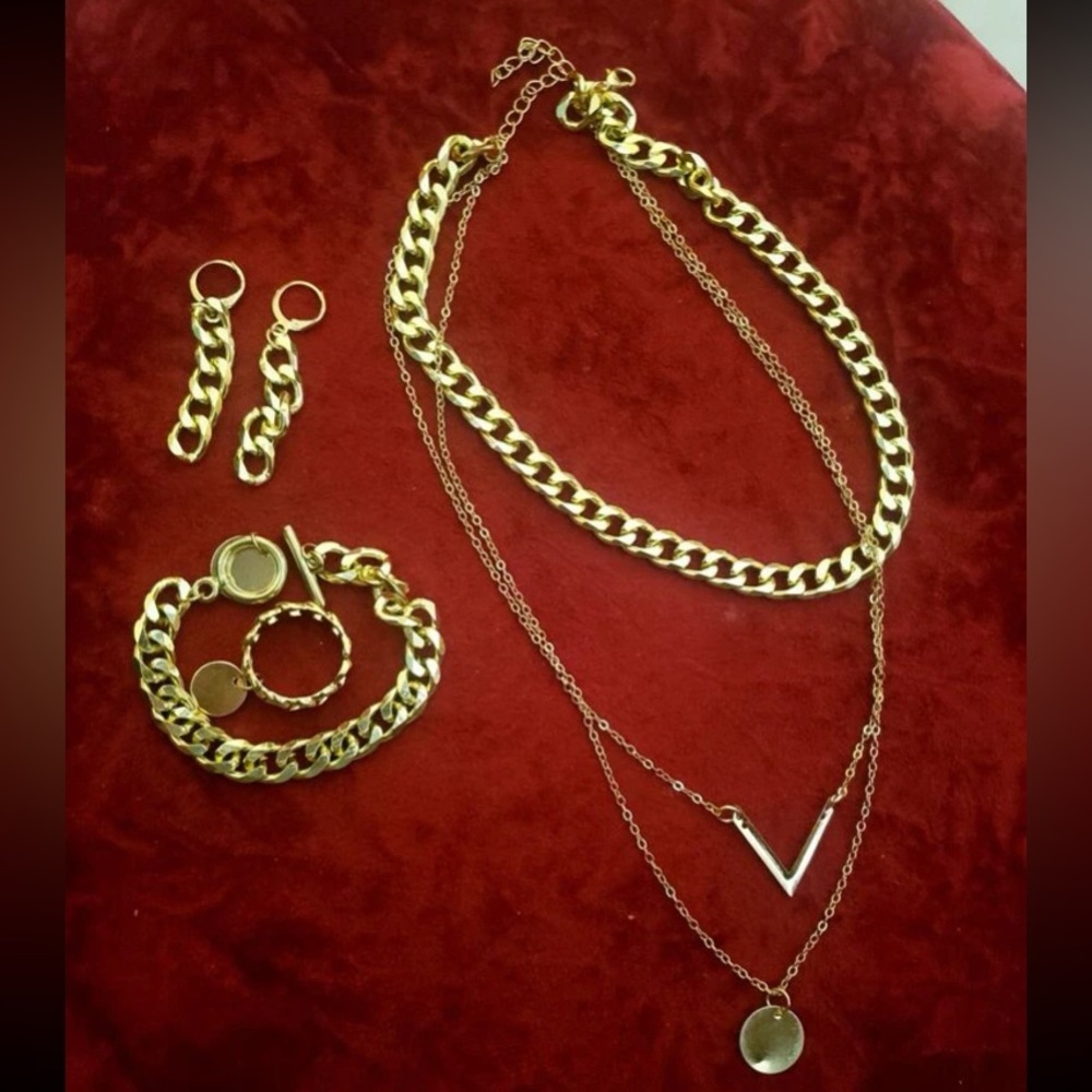 Gold Chunky 'Carrie' Chain Link Layering Set-Necklace, Earrings, Ring, B… - Picture 6 of 6